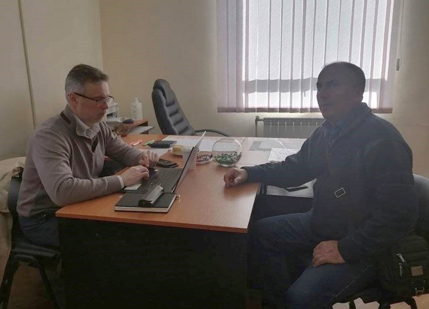 08